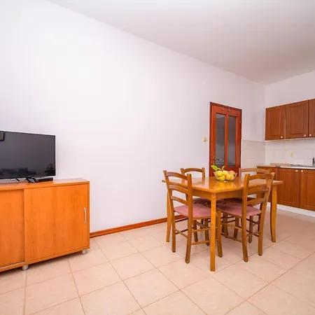 Apartments Marina Veskovic Nerezine Exterior photo