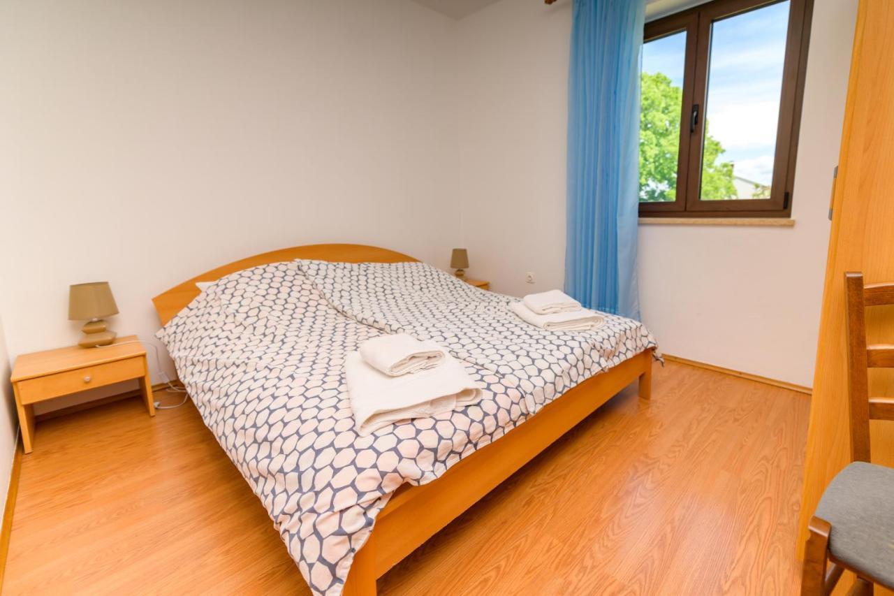 Marina Veskovic Apartment Nerezine