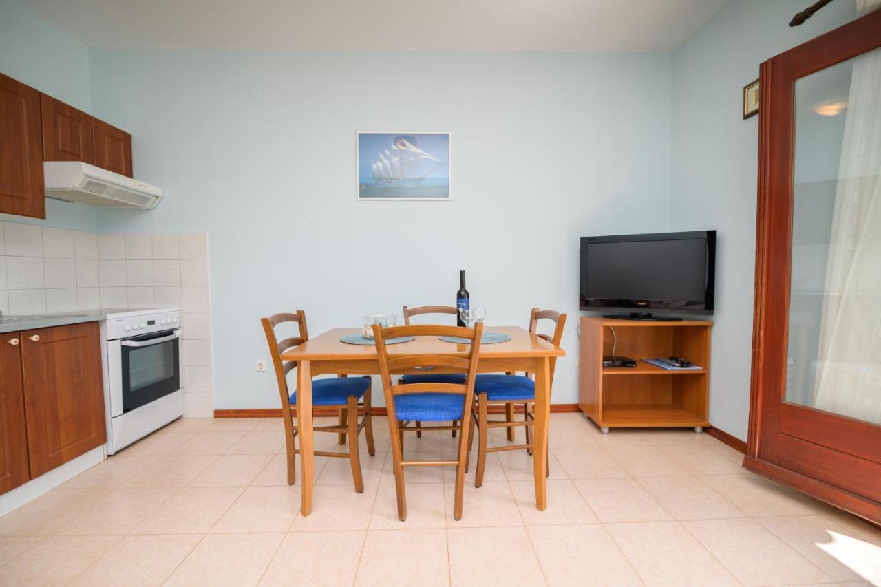 Marina Veskovic Apartment Nerezine