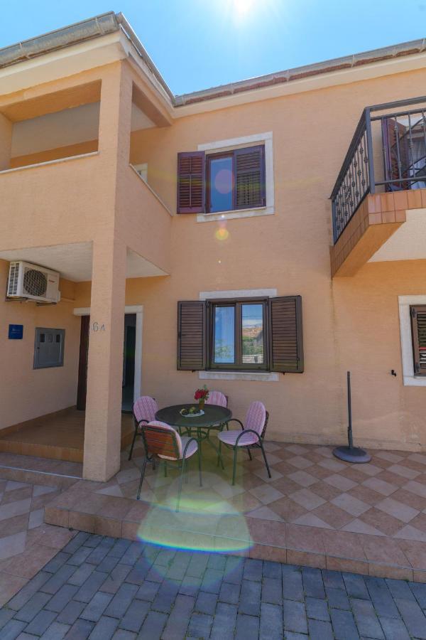 Apartment Marina Veskovic *