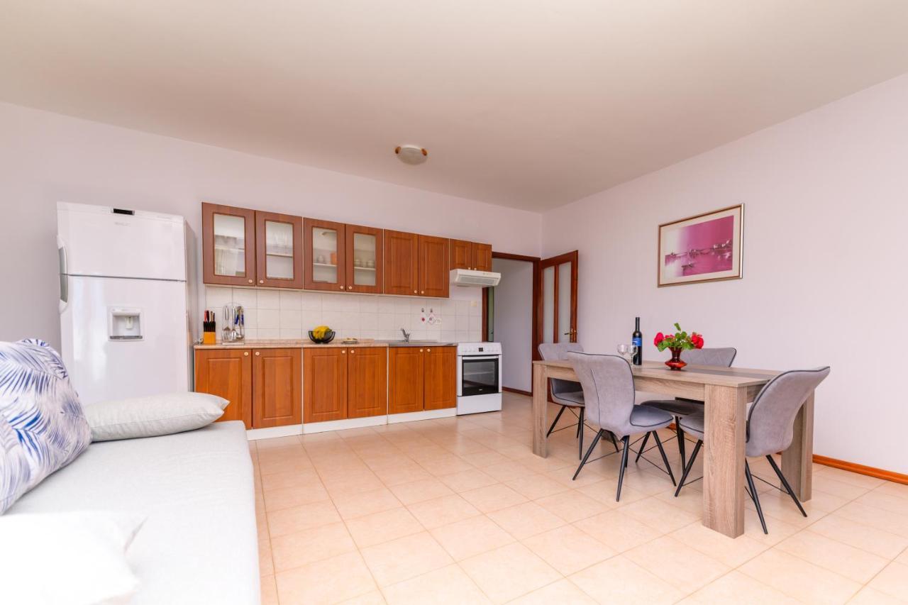 Apartment Marina Veskovic Nerezine