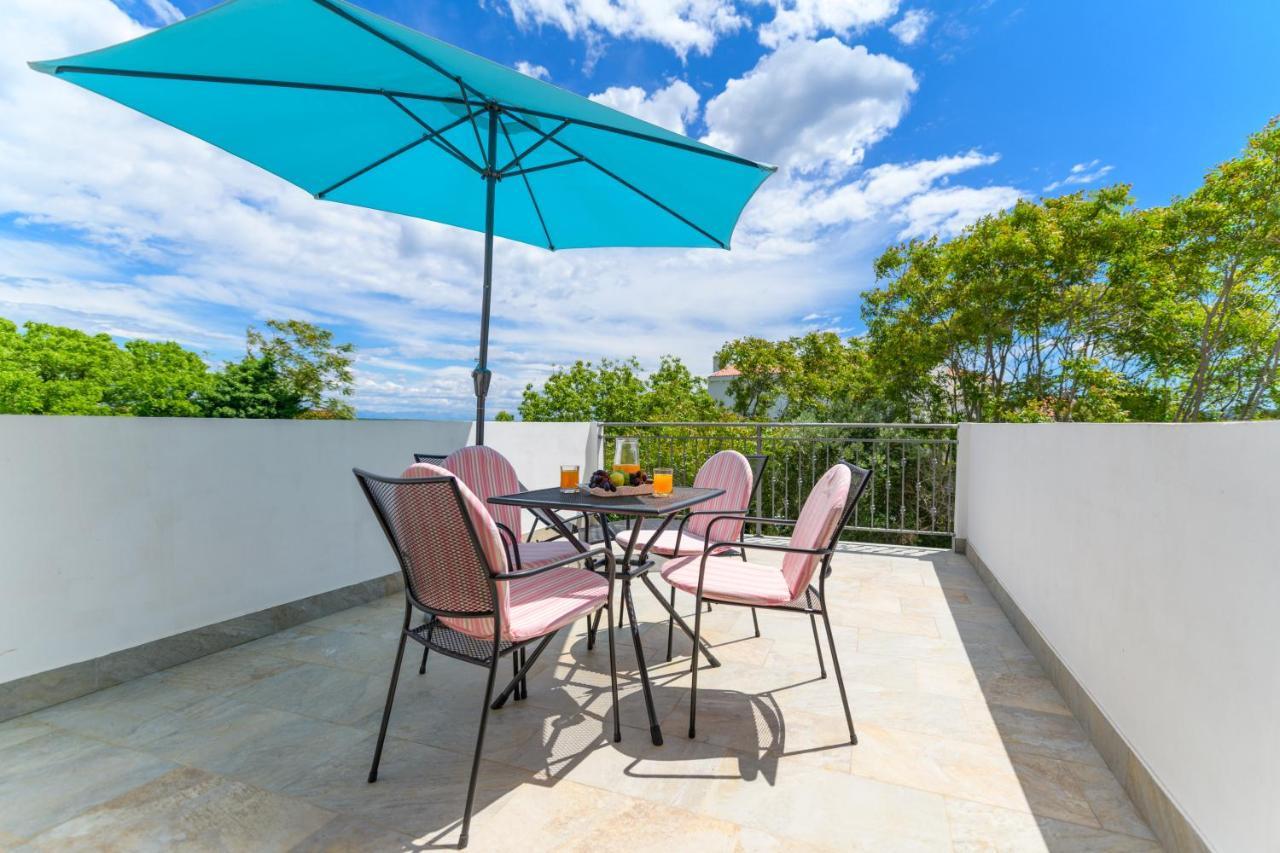 Marina Veskovic Apartment Nerezine